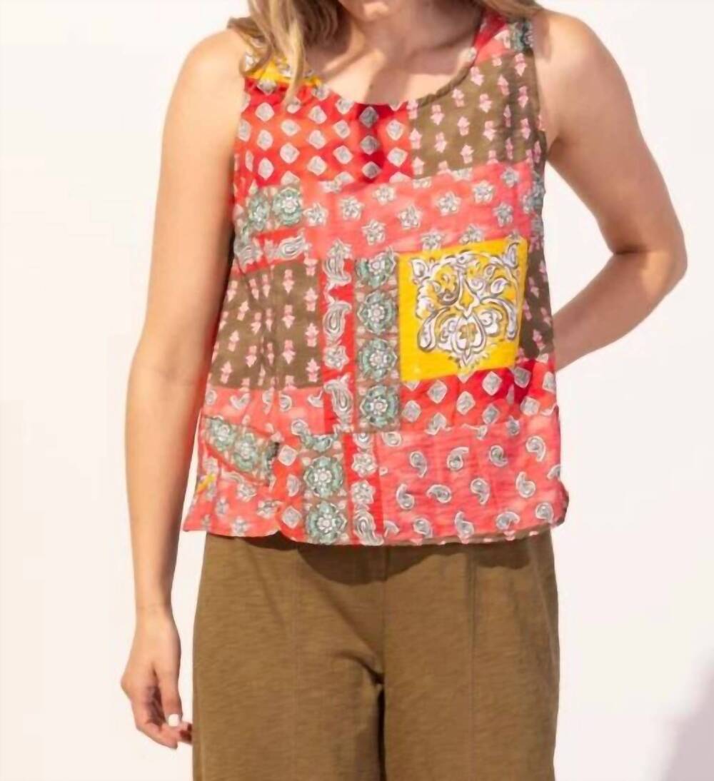 NEW ESCAPE BY HABITAT regatta button back tank top in paisley coral